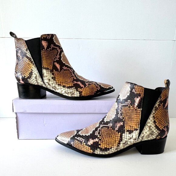 Marc Fisher LTD Yale Chelsea Ankle Boots, Pointy Toe, Size 9, Snakeskin Print EC - Picture 5 of 13